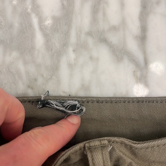 Green Talula aritzia shorts size 29 - Picture 4 of 6